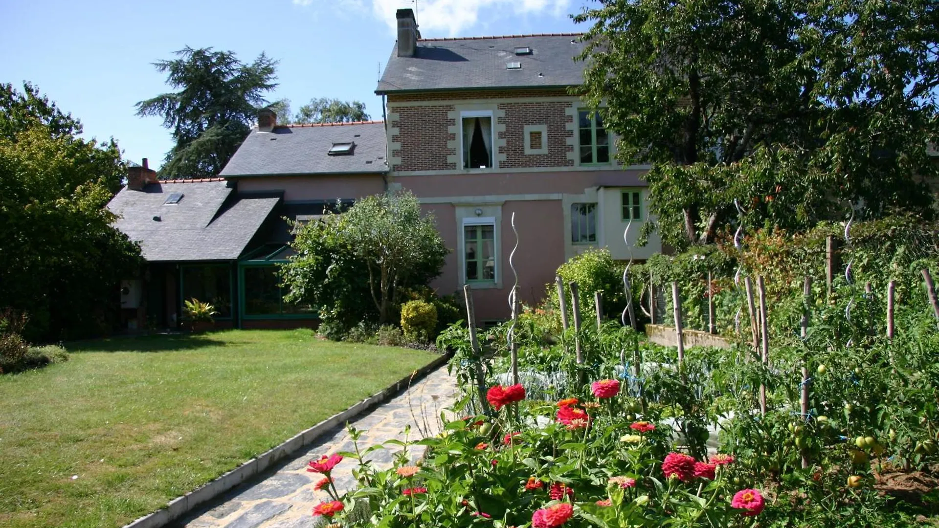 Studio Du Chalet De Caharet Pipriac Guest house