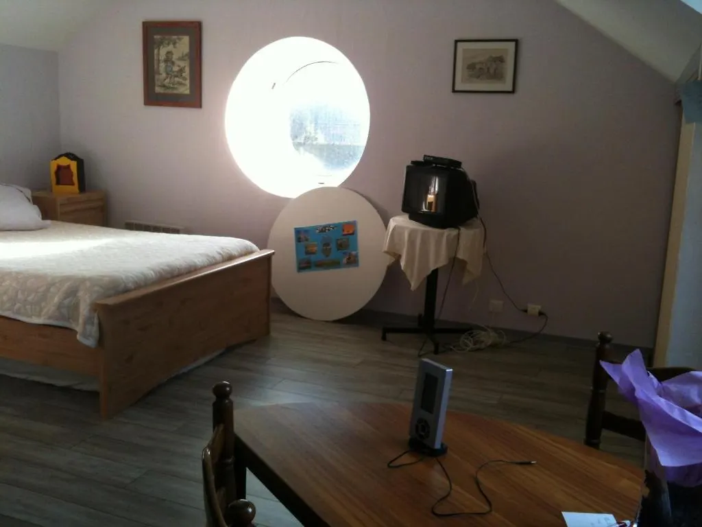 ** Guest house Studio Du Chalet De Caharet Pipriac France